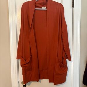 Pact Organic Cotton Airplane Wrap Cardigan in Rust Orange - M / L